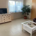 アパート Grosszuegige Mit Schreibtischarbeitsplatz In Genthin Ot