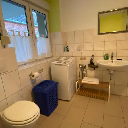 Apartment Großzügige Mit Schreibtischarbeitsplatz In Genthin Ot *