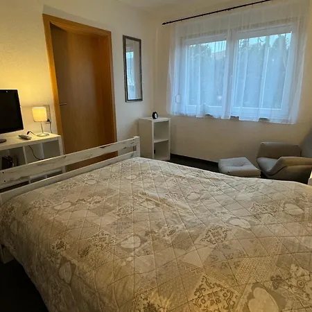 Grosszuegige Mit Schreibtischarbeitsplatz In Genthin Ot Apartmán *