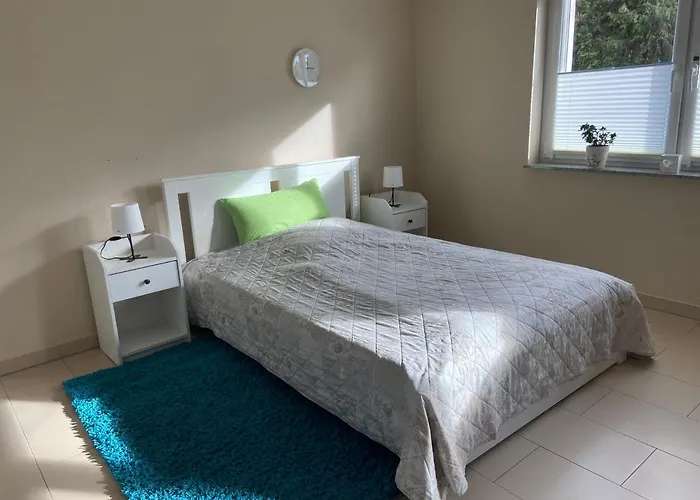 Grosszuegige Mit Schreibtischarbeitsplatz In Genthin Ot *