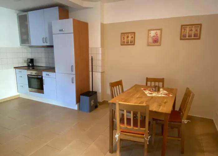 Grosszuegige Mit Schreibtischarbeitsplatz In Genthin Ot Tucheim