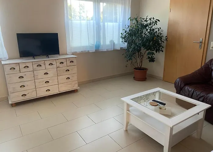 公寓 Grosszuegige Mit Schreibtischarbeitsplatz In Genthin Ot