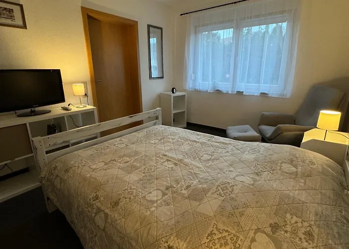 Grosszuegige Mit Schreibtischarbeitsplatz In Genthin Ot 公寓 *